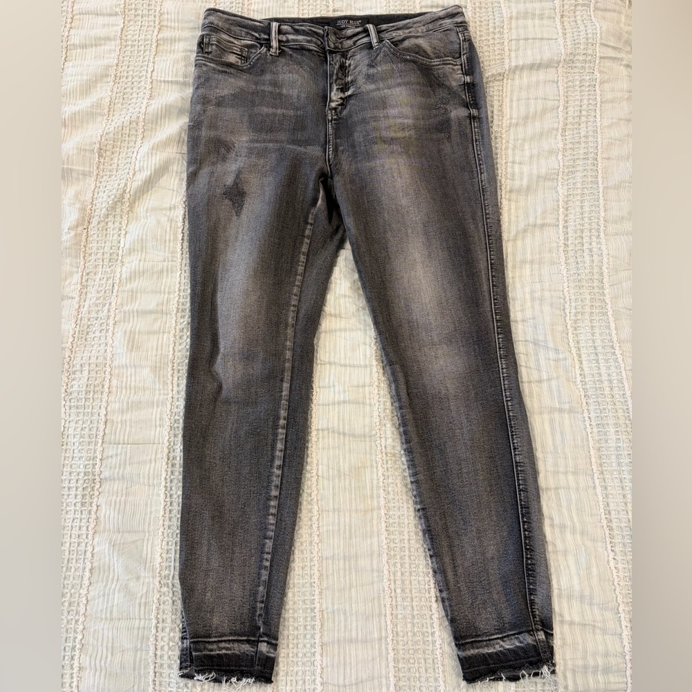 Judy Blue Black Distressed Skinny Jeans Size 15/32 Button Fly Stretch
